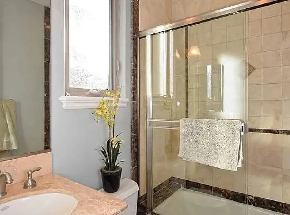 3200 Elm Avenue Manhattan Beach, CA 90266