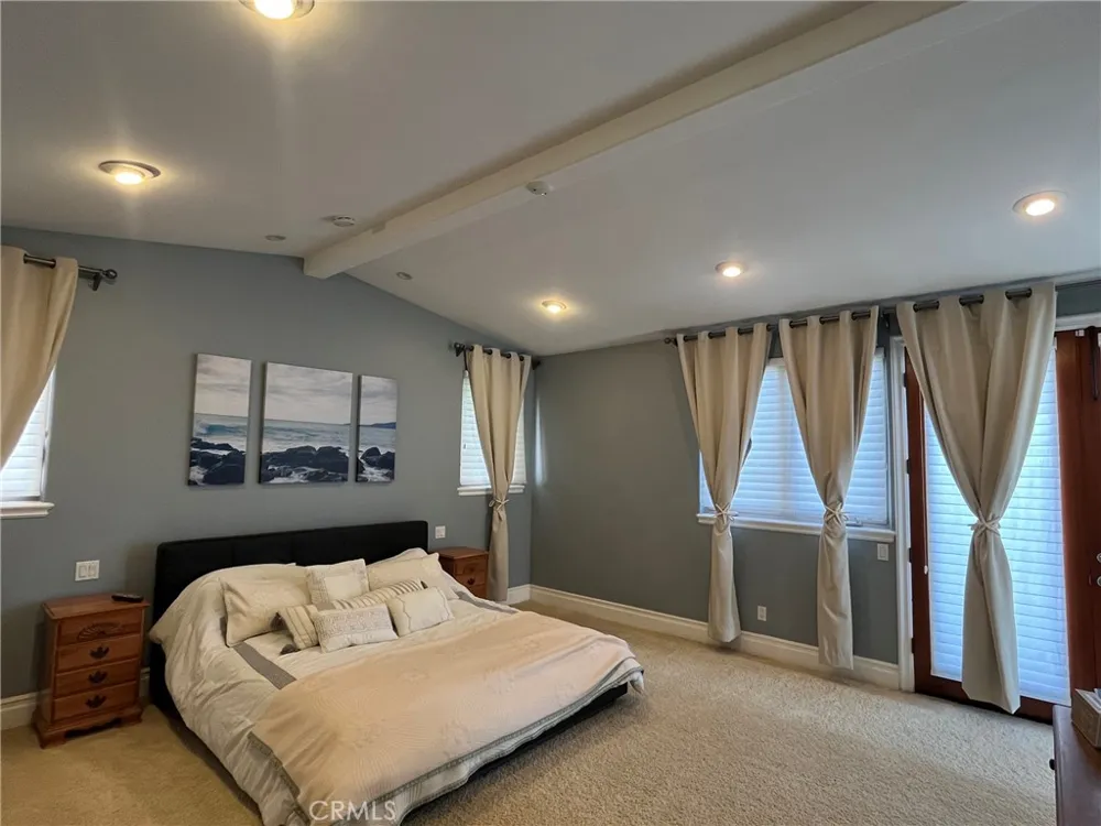 3200 Elm Avenue Manhattan Beach, CA 90266