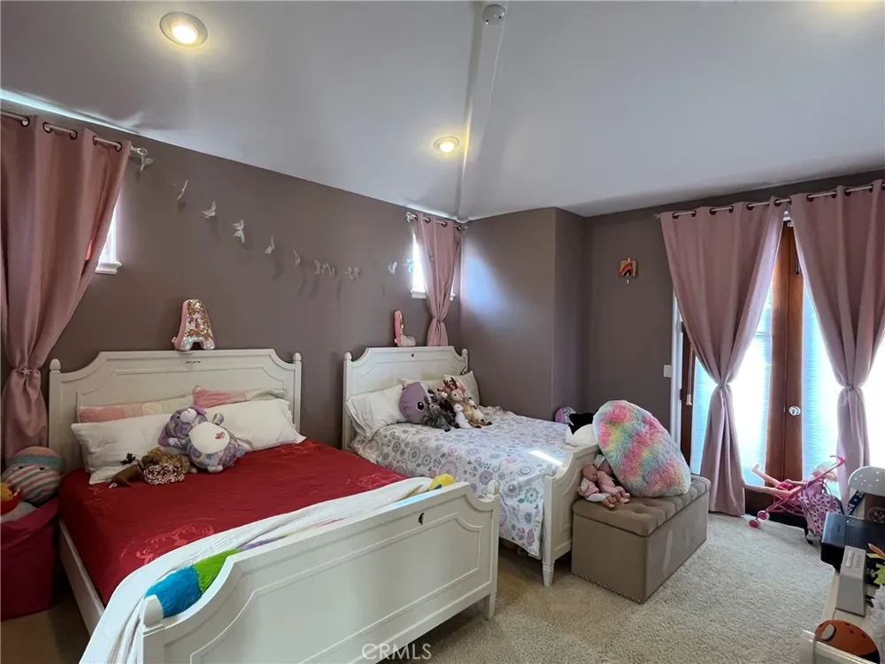 3200 Elm Avenue Manhattan Beach, CA 90266