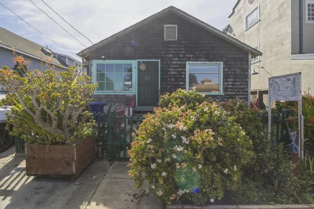529 Wave Street Monterey, CA 93940