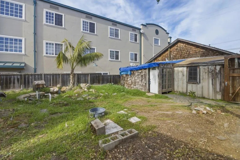 529 Wave Street Monterey, CA 93940