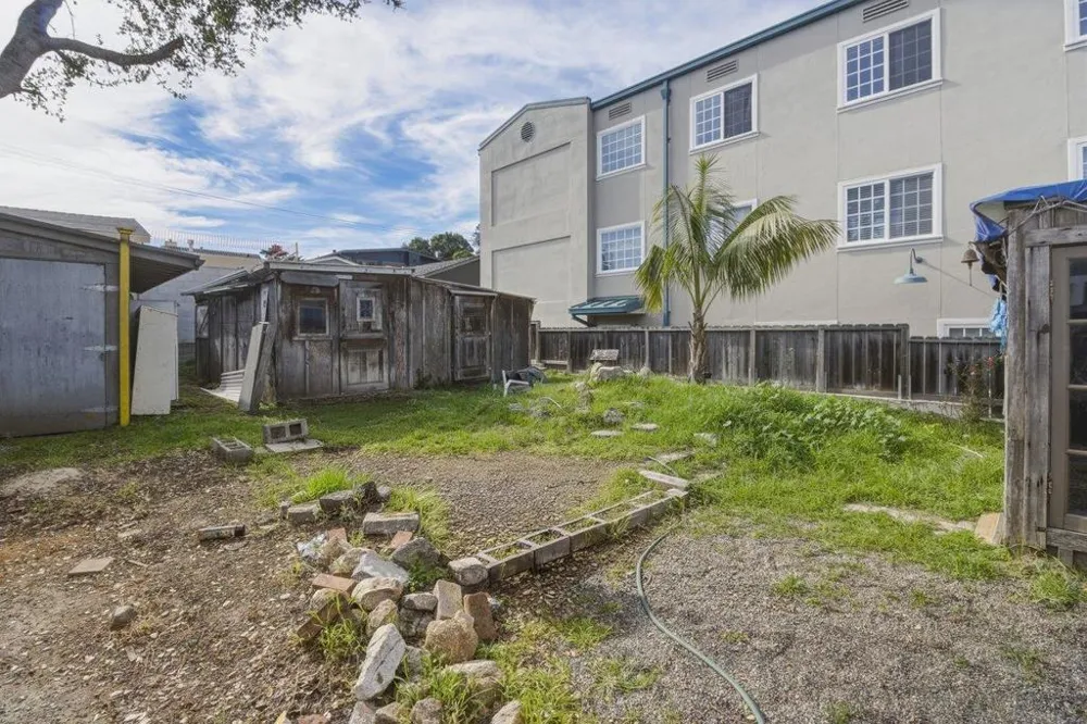 529 Wave Street Monterey, CA 93940