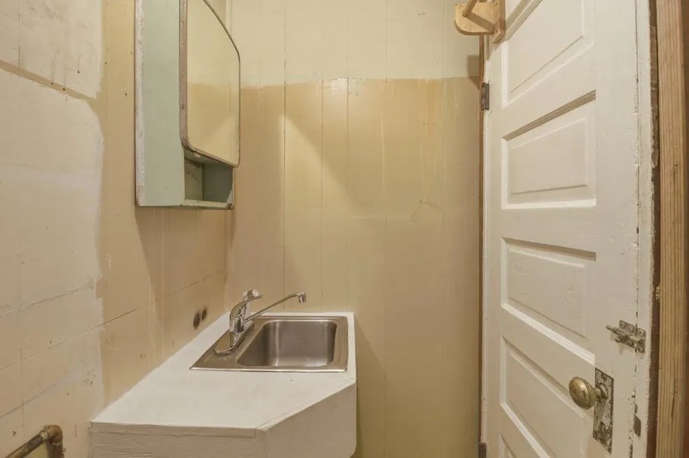 529 Wave Street Monterey, CA 93940