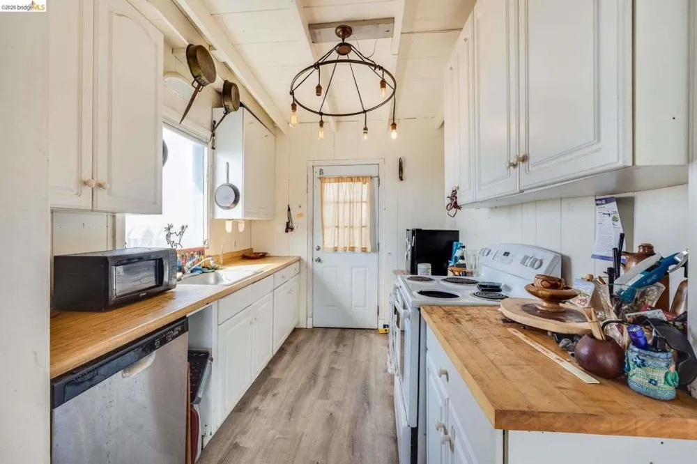 4 Beach Ave Dillon Beach, CA 94929