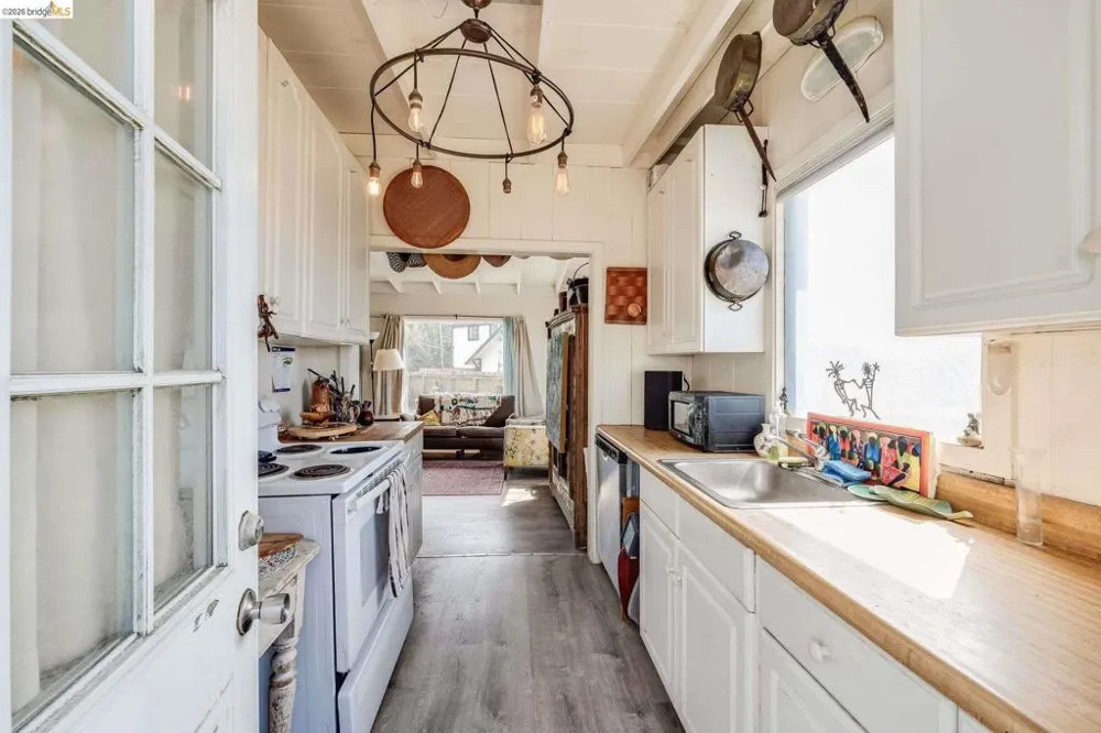 4 Beach Ave Dillon Beach, CA 94929