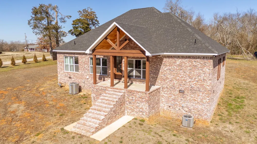 245 FULLEN LN Savannah, TN 38372