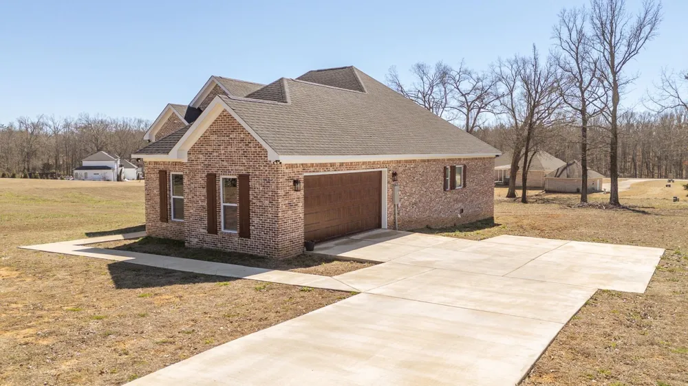 245 FULLEN LN Savannah, TN 38372