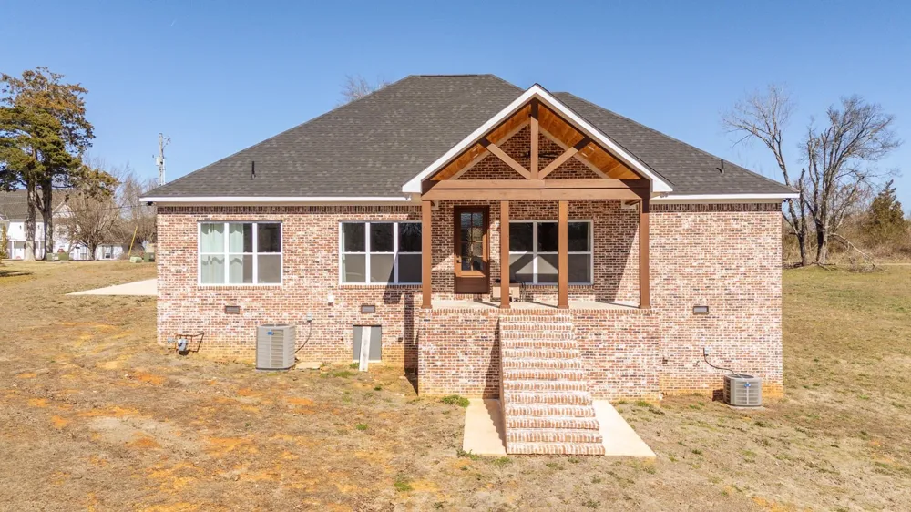 245 FULLEN LN Savannah, TN 38372