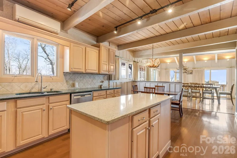 301 Highland Circle Sugar Mountain, NC 28604