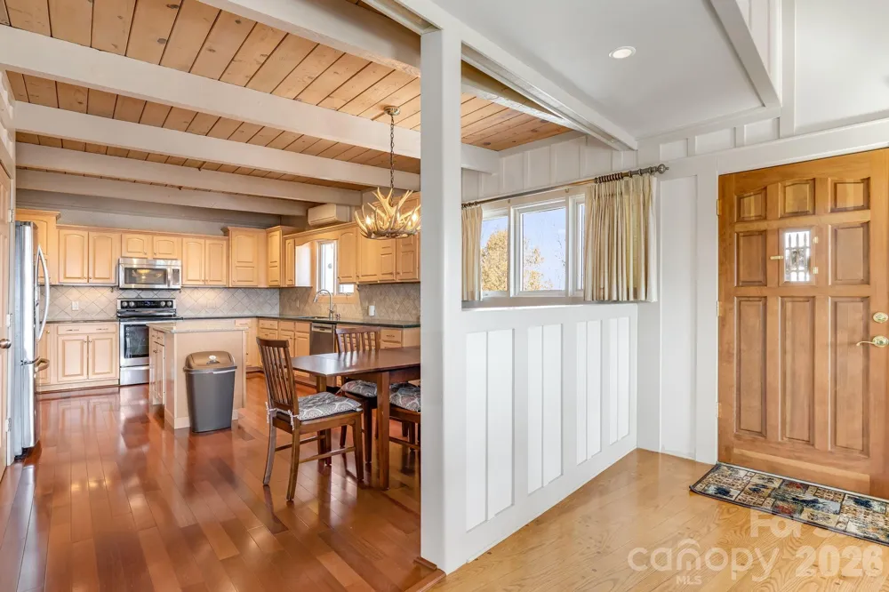 301 Highland Circle Sugar Mountain, NC 28604