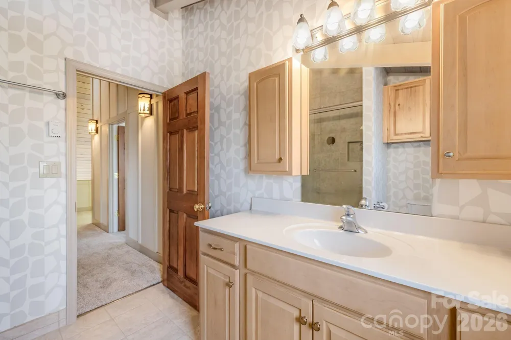 301 Highland Circle Sugar Mountain, NC 28604