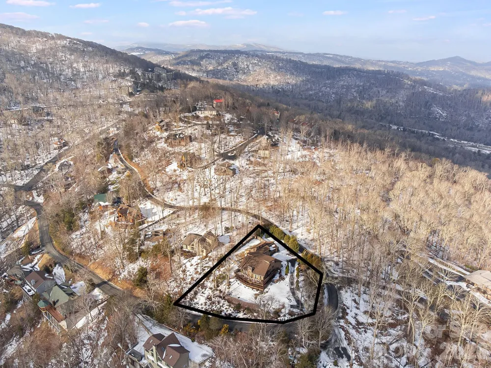 301 Highland Circle Sugar Mountain, NC 28604