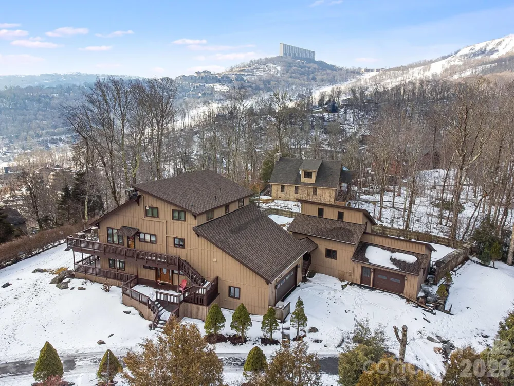 301 Highland Circle Sugar Mountain, NC 28604