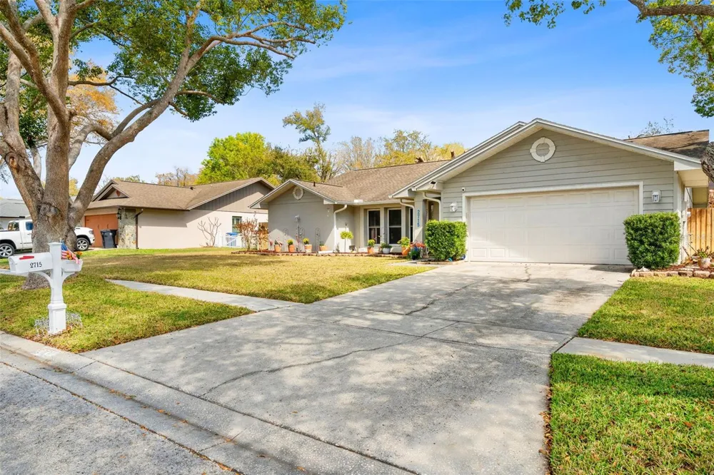 2715 BERRYKNOLL PLACE Valrico, FL 33596