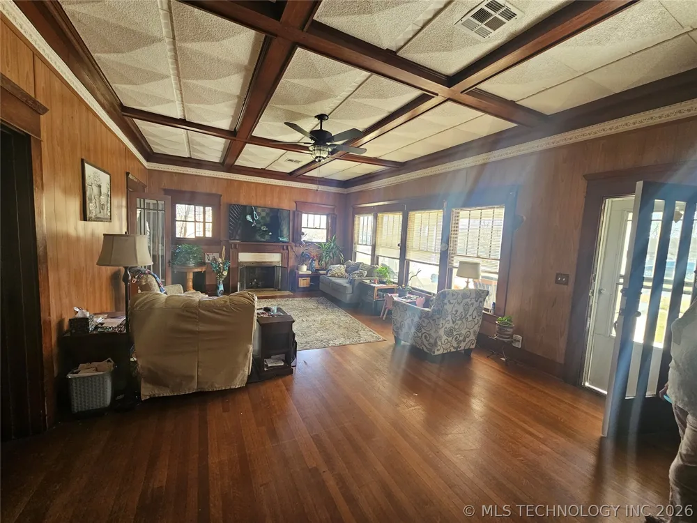 504 W Broadway Marietta, OK 73448