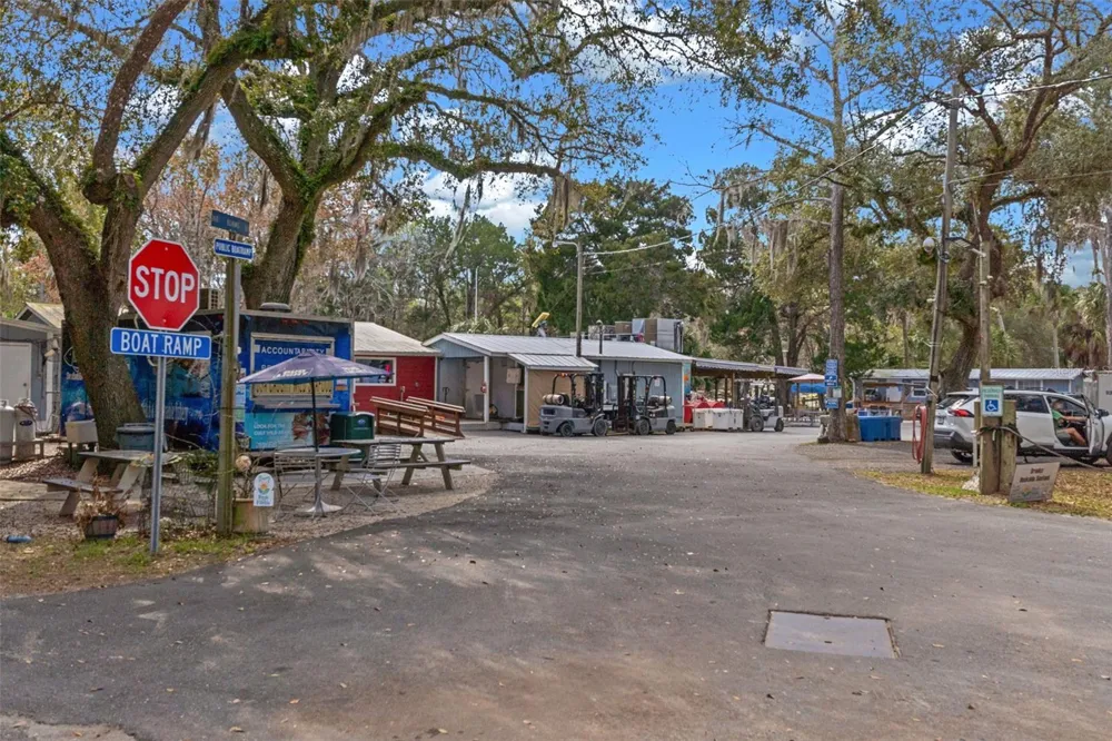 35 CAPTAINS COVE ROAD Inglis, FL 34449