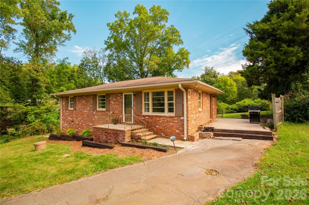 581 Clyde Drive Winston Salem, NC 27104