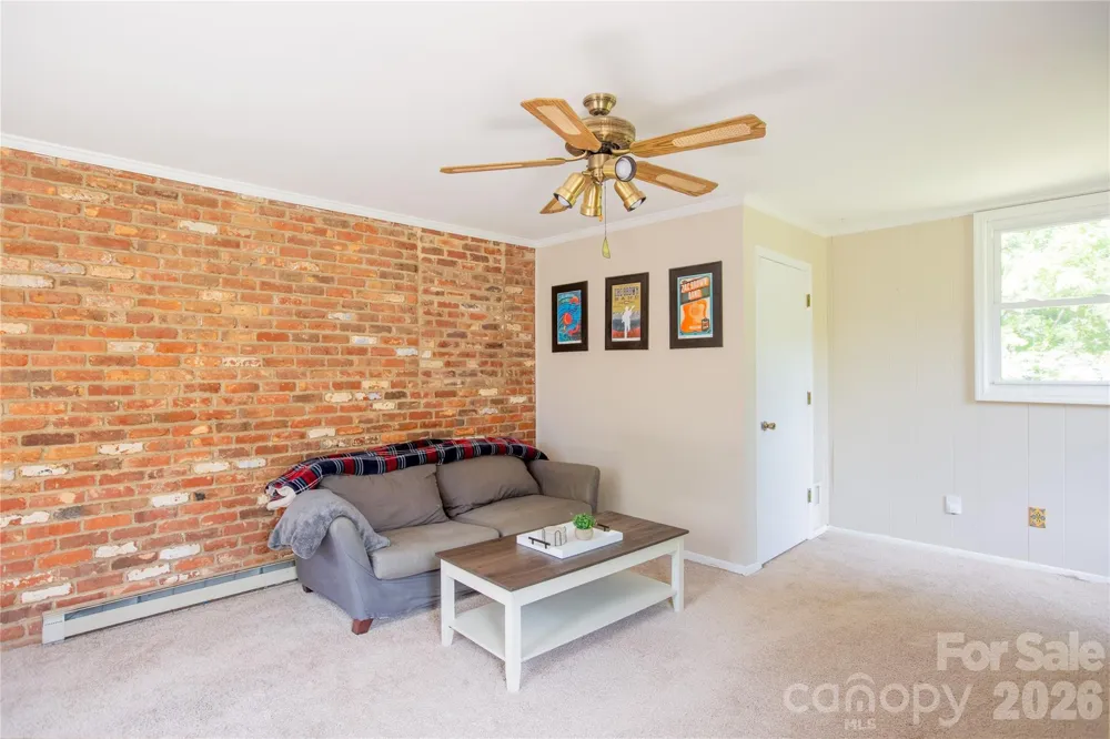 581 Clyde Drive Winston Salem, NC 27104