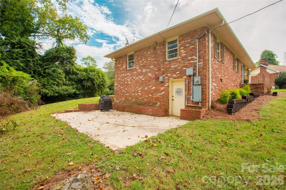 581 Clyde Drive Winston Salem, NC 27104