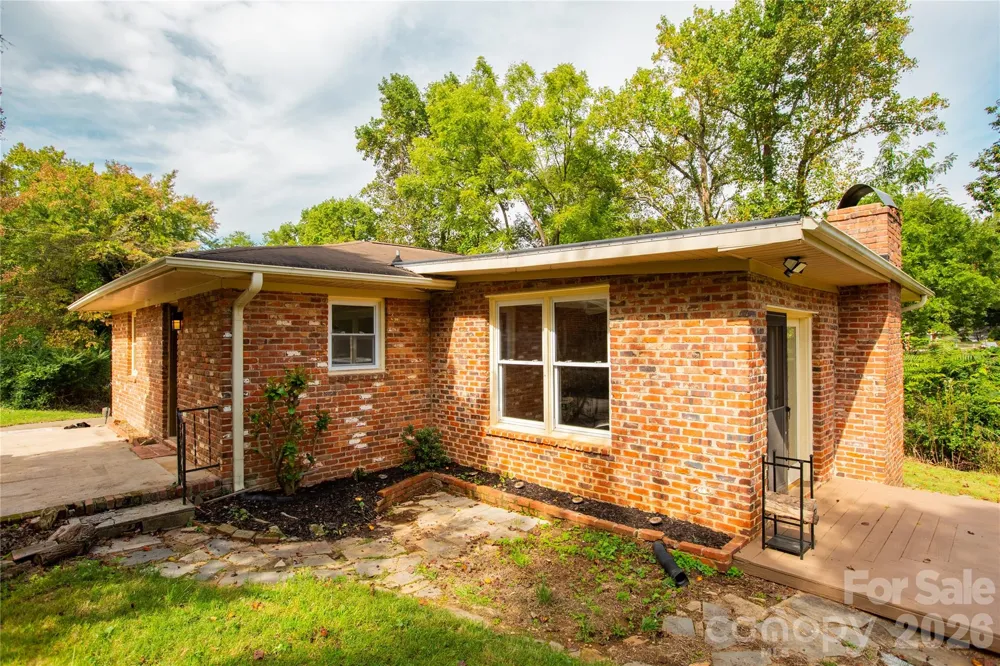 581 Clyde Drive Winston Salem, NC 27104