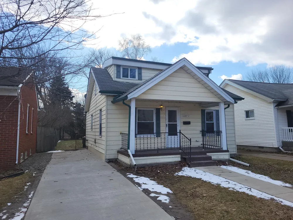 22032 Elizabeth Street Saint Clair Shores, MI 48080