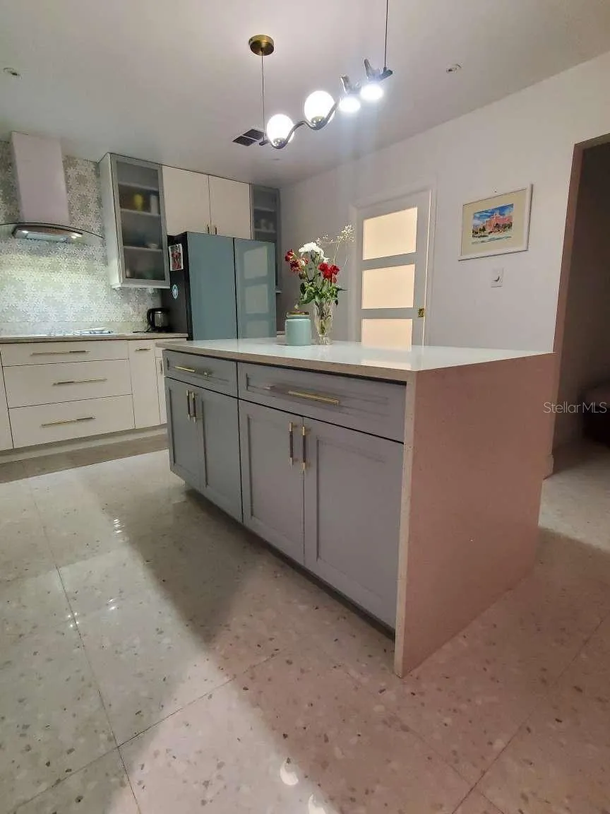 5017 E 127TH AVENUE Temple Terrace, FL 33617