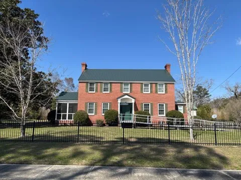 39 E Calhoun Street
