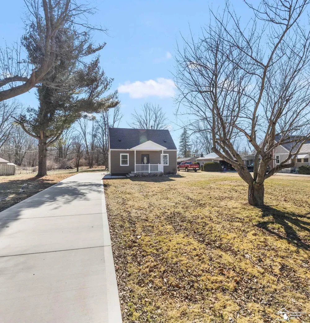 533 Center Street Carleton Village, MI 48117