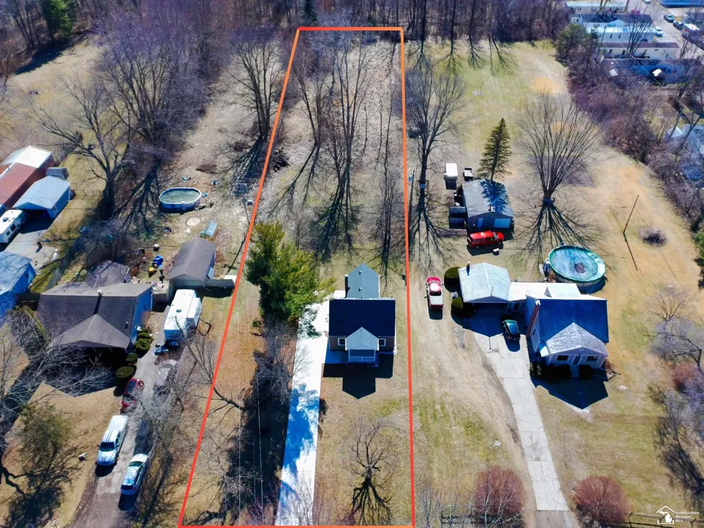 533 Center Street Carleton Village, MI 48117
