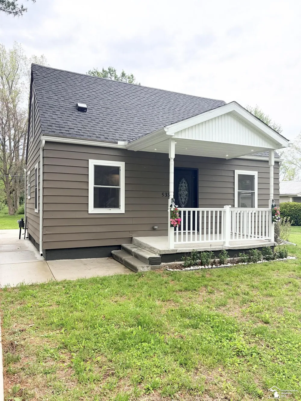 533 Center Street Carleton Village, MI 48117