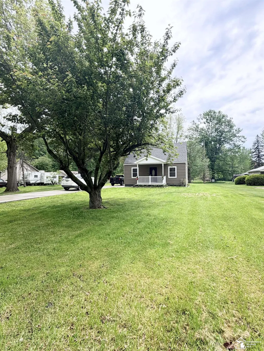 533 Center Street Carleton Village, MI 48117