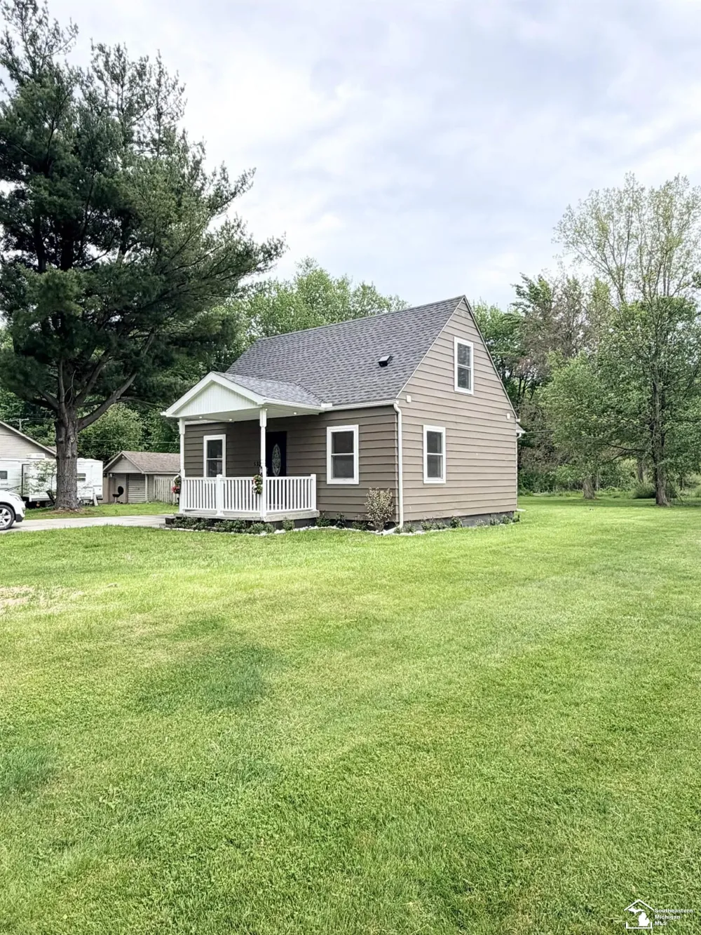 533 Center Street Carleton Village, MI 48117
