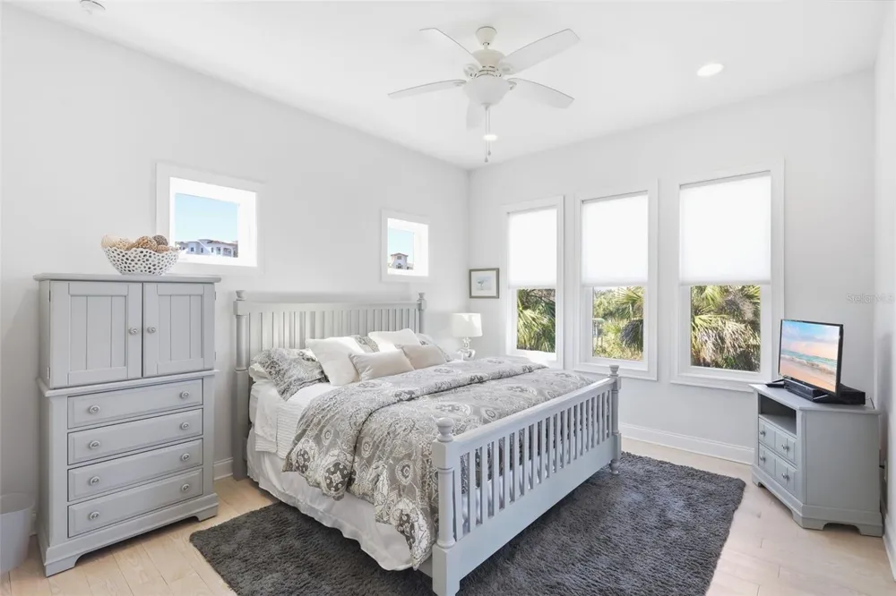 2142 VILLA WAY New Smyrna Beach, FL 32169