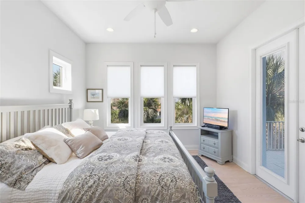 2142 VILLA WAY New Smyrna Beach, FL 32169