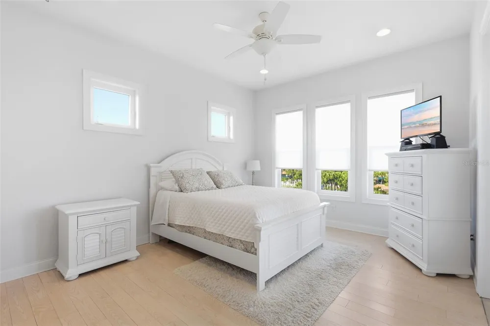 2142 VILLA WAY New Smyrna Beach, FL 32169