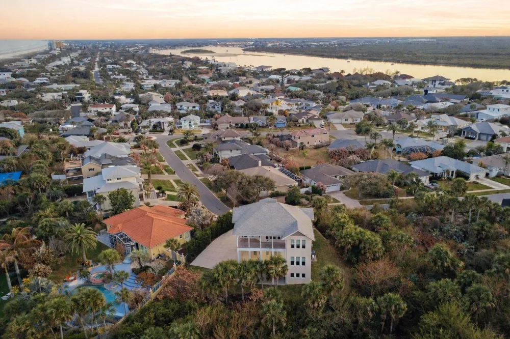 2142 VILLA WAY New Smyrna Beach, FL 32169