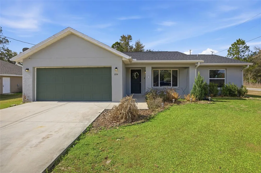 224 FISHER ROAD Ocklawaha, FL 32179