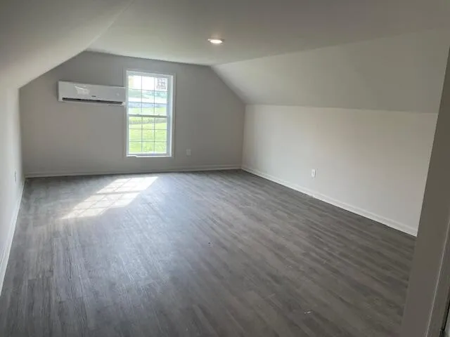 185 Waters Edge Drive Spring City, TN 37381