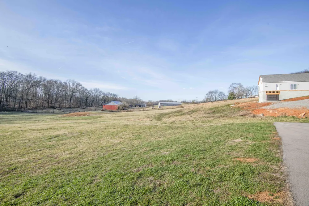 185 Waters Edge Drive Spring City, TN 37381