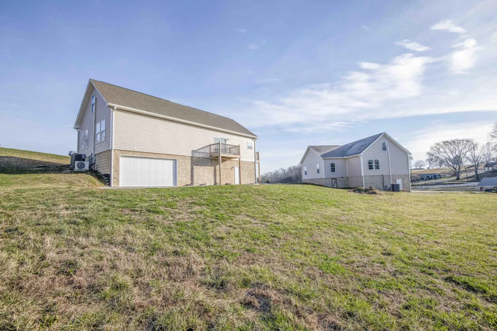 185 Waters Edge Drive Spring City, TN 37381