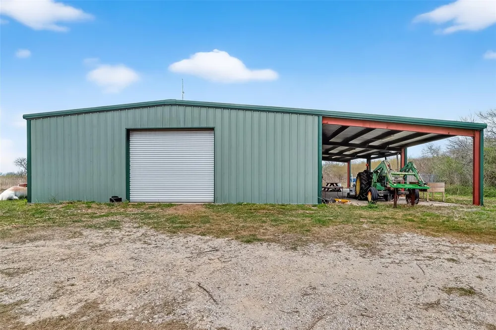 8525 Spell Road Needville, TX 77461