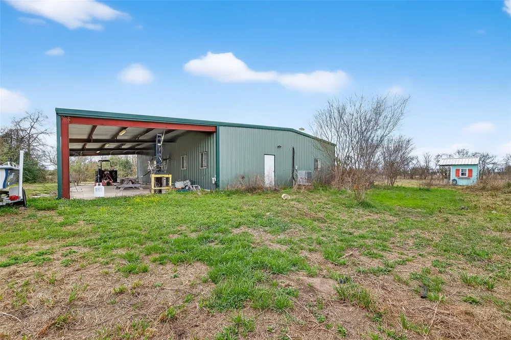 8525 Spell Road Needville, TX 77461