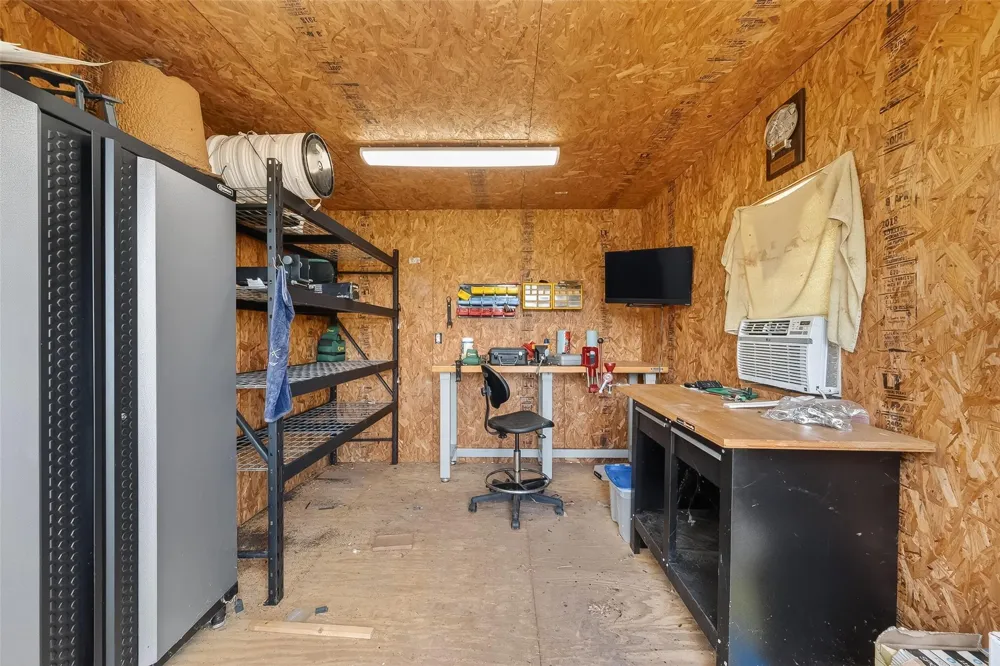 8525 Spell Road Needville, TX 77461