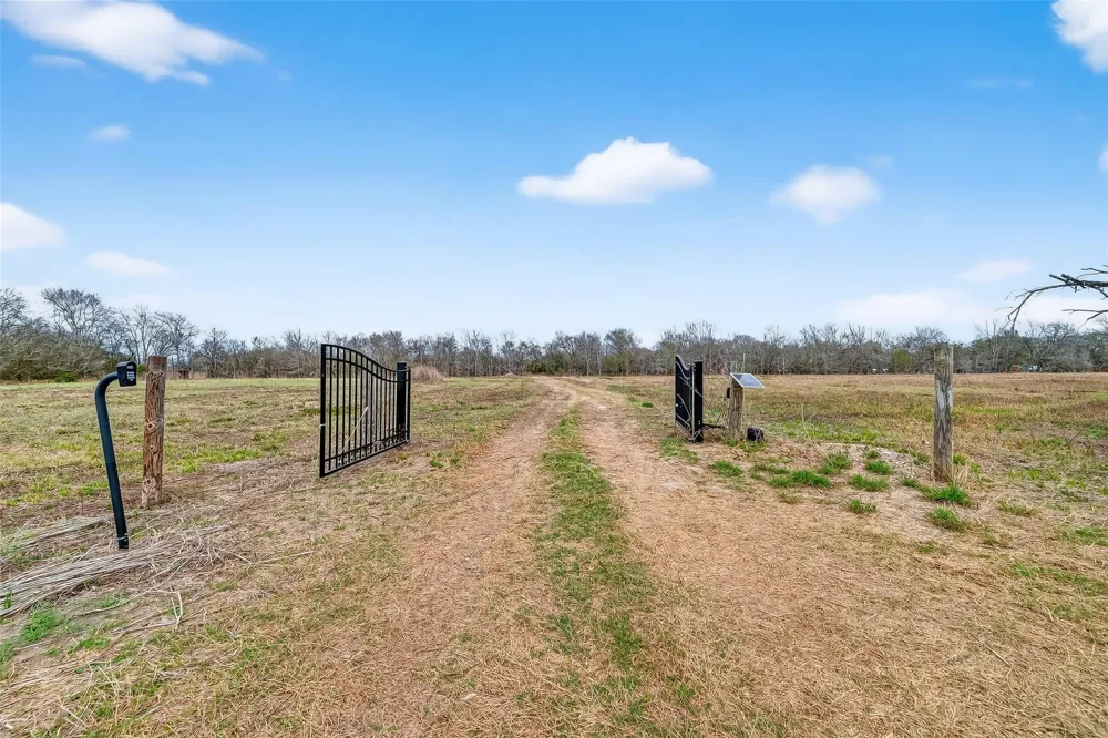 8525 Spell Road Needville, TX 77461