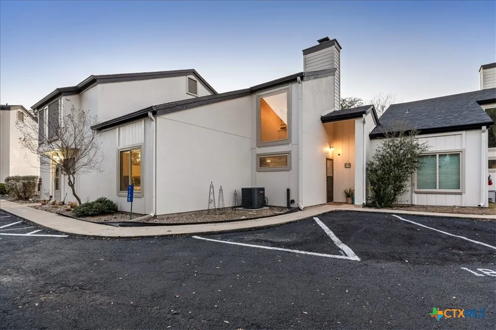 1135 Parkview Drive #C18 Canyon Lake, TX 78133