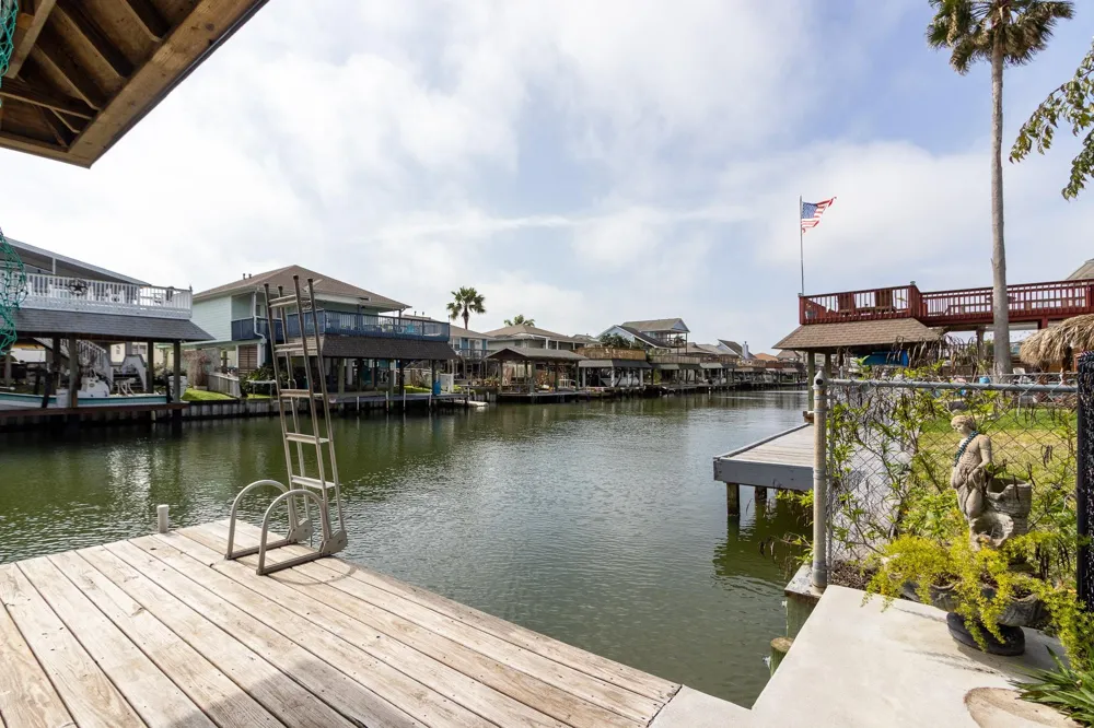 391 Ling Street Bayou Vista, TX 77563