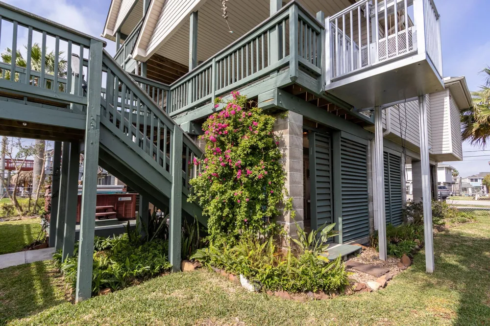 391 Ling Street Bayou Vista, TX 77563