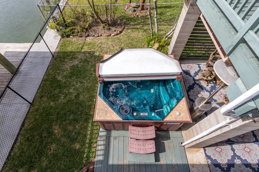 391 Ling Street Bayou Vista, TX 77563