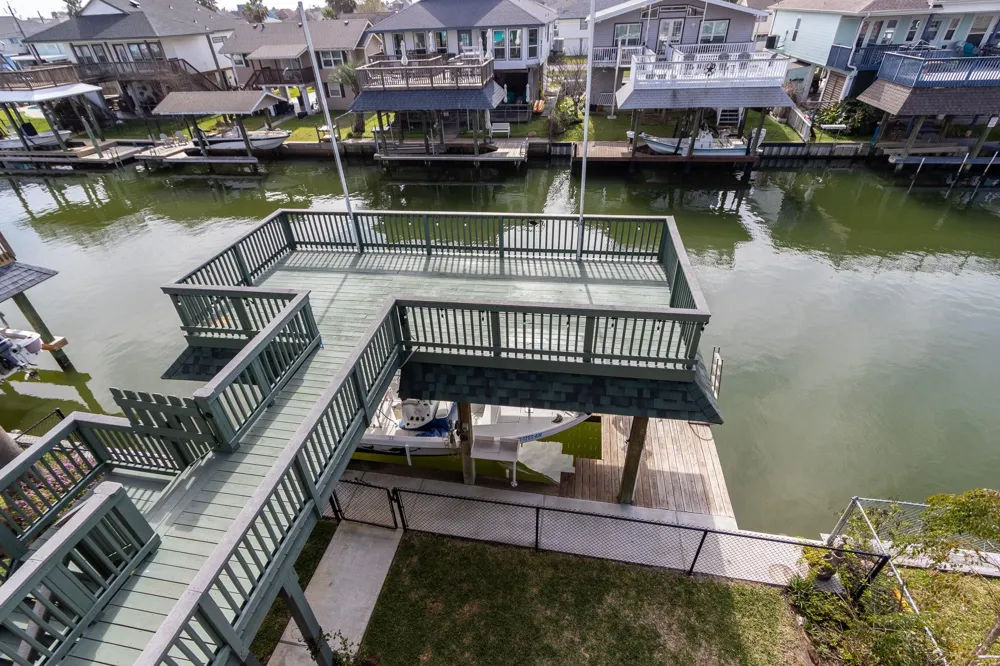 391 Ling Street Bayou Vista, TX 77563