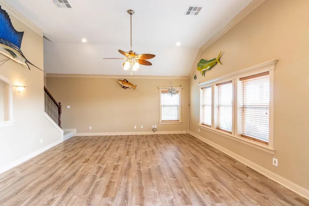 391 Ling Street Bayou Vista, TX 77563